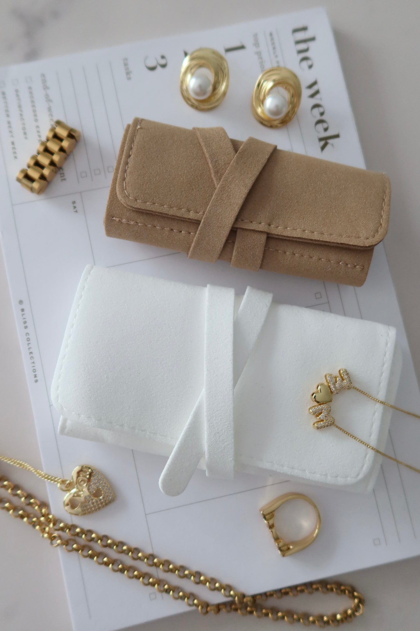 Mini jewelry travel organizer