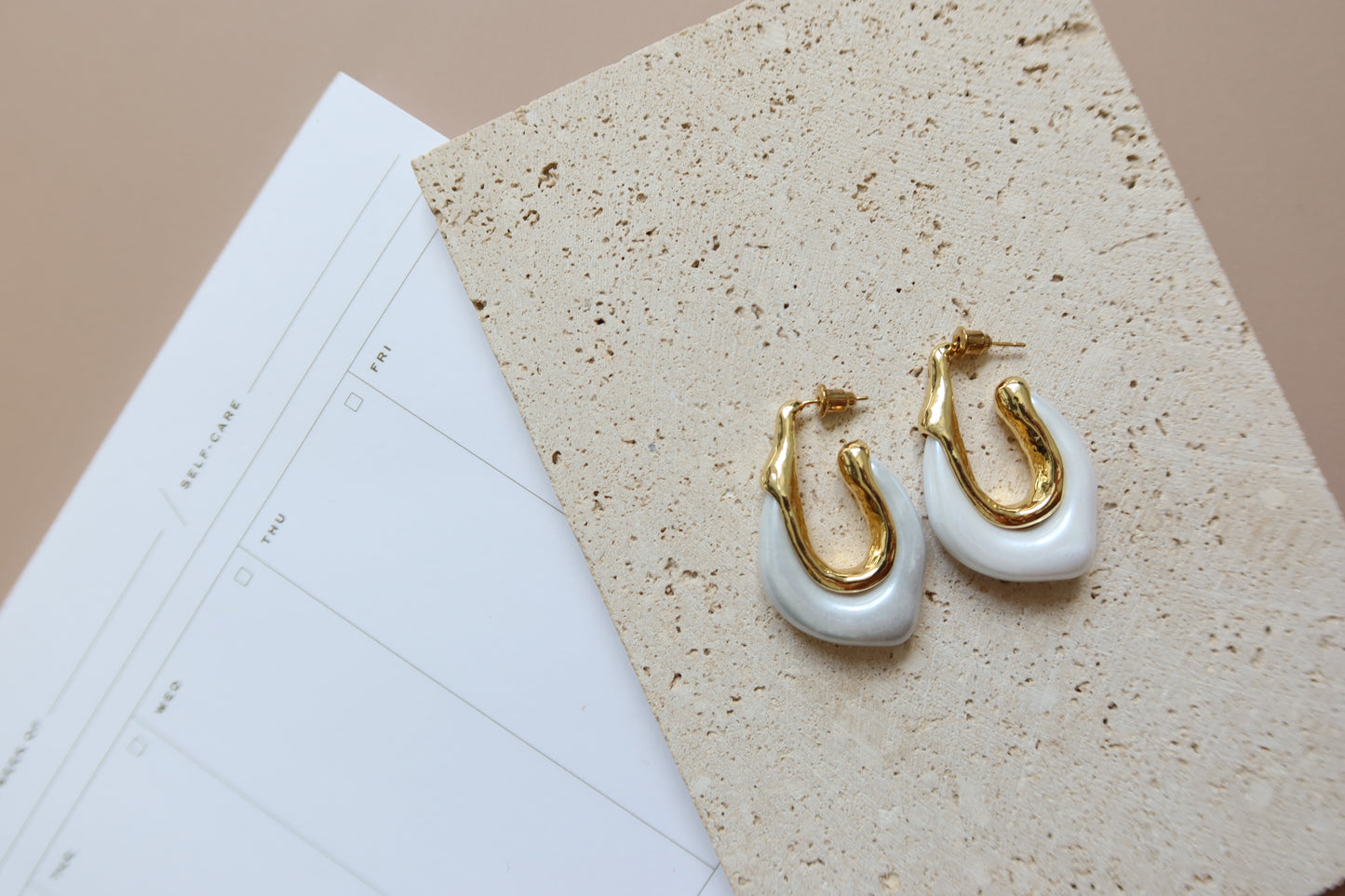 Earring Milk & gold