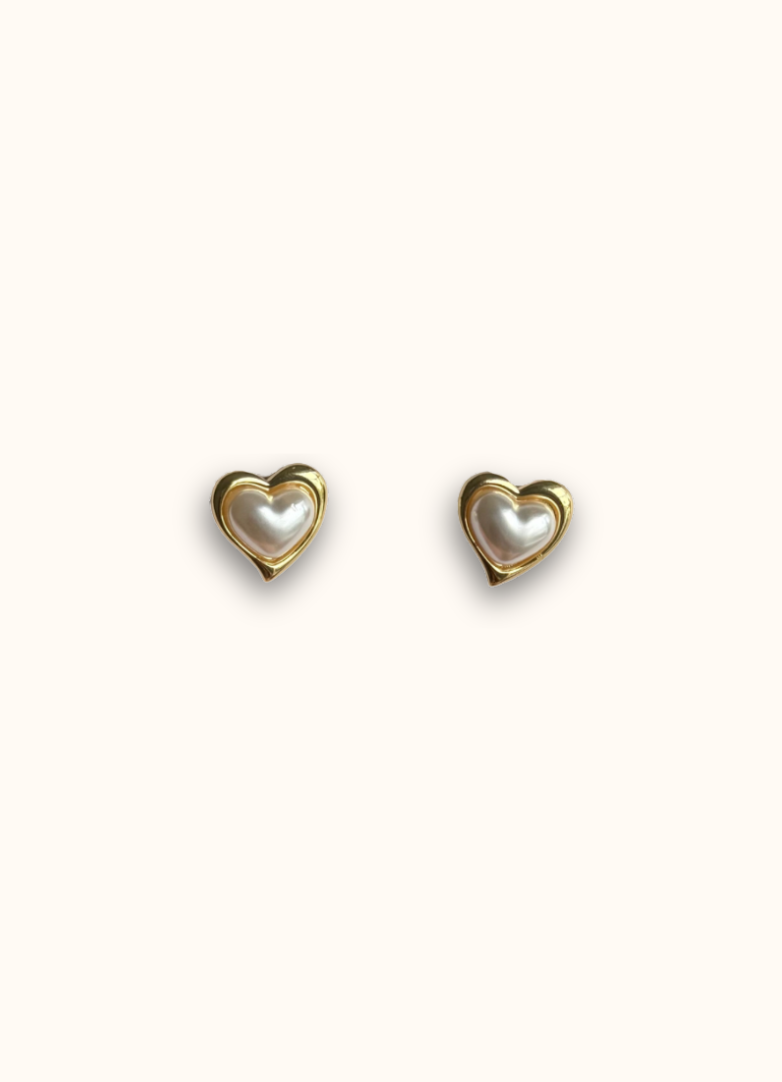 Heart earring with pearl