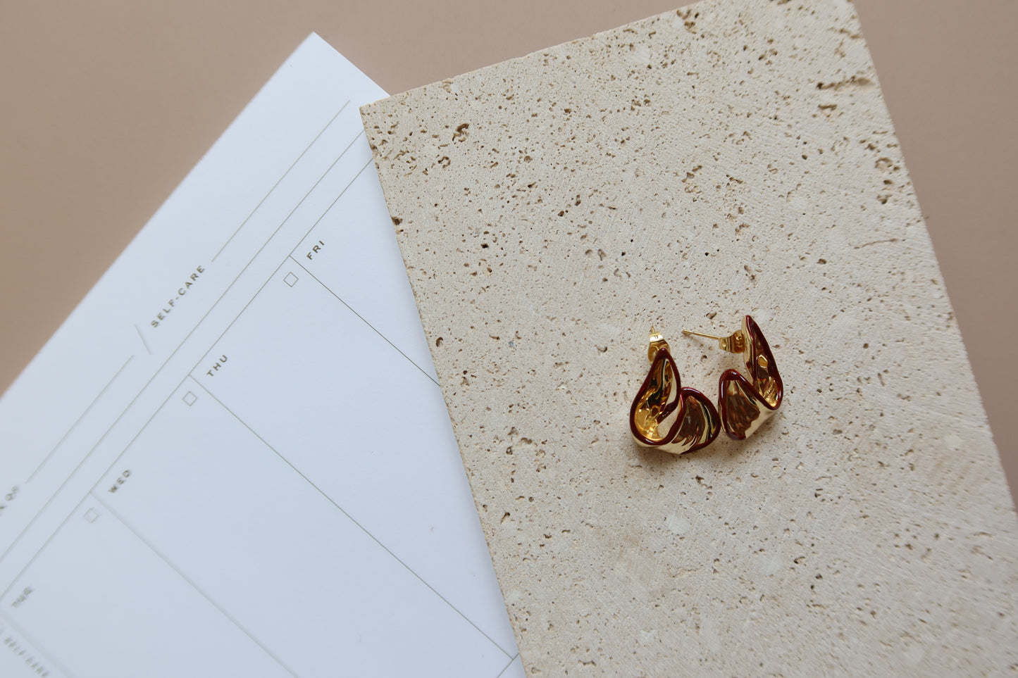 Earring red with gold