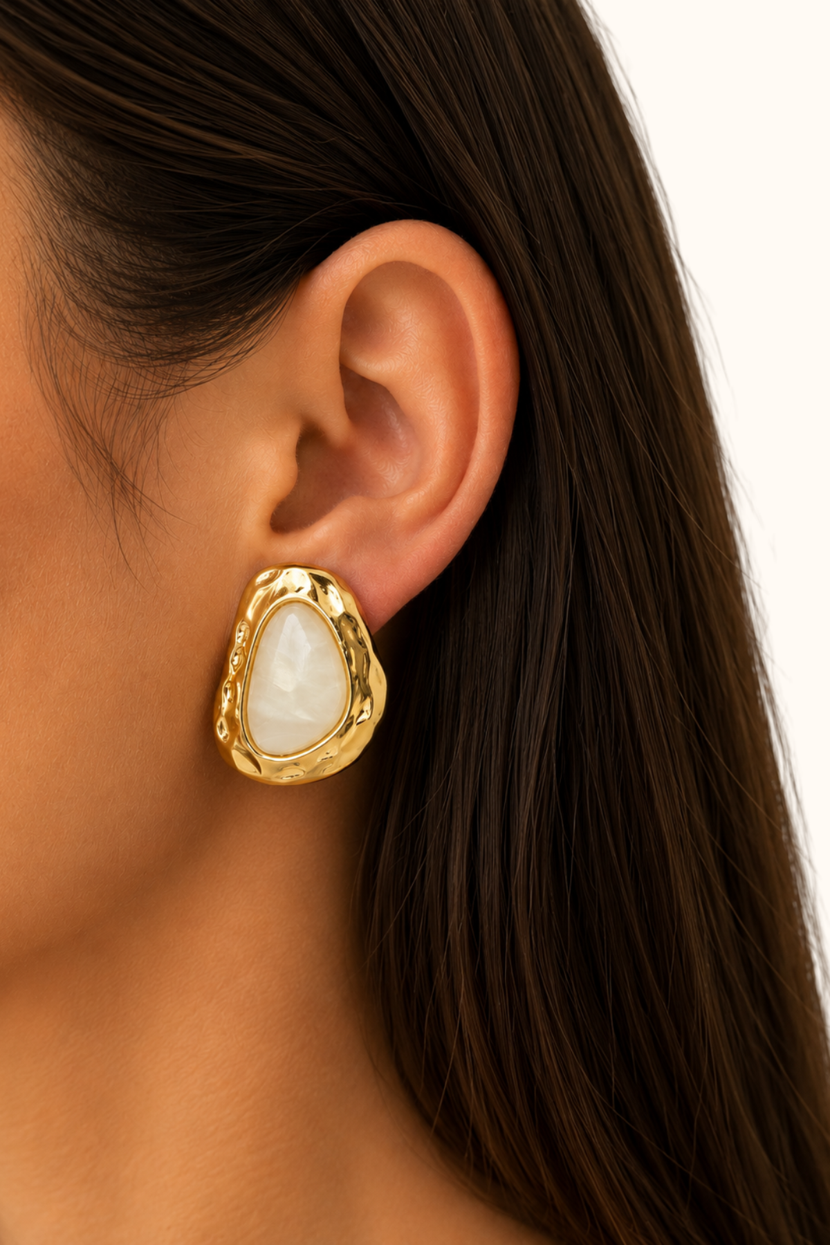 Ivory glow gold earring