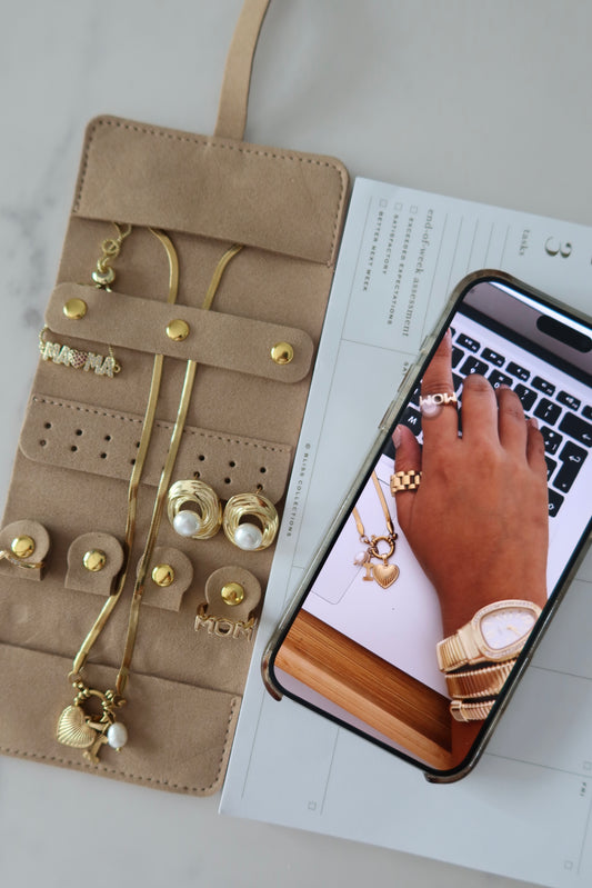 Mini jewelry travel organizer