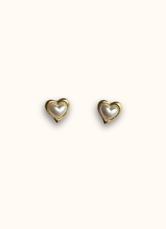 Heart earring with pearl