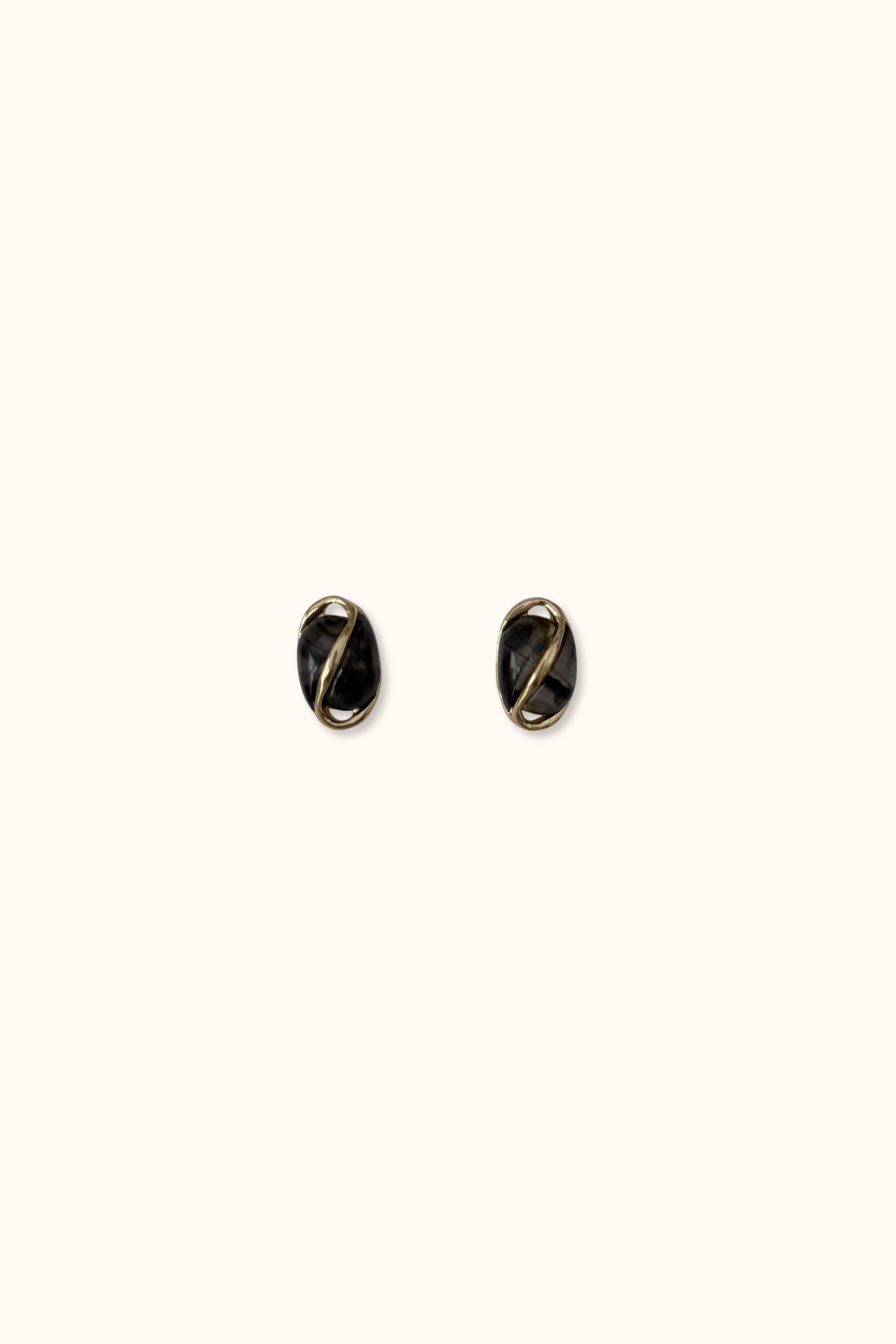 Earring black and gold