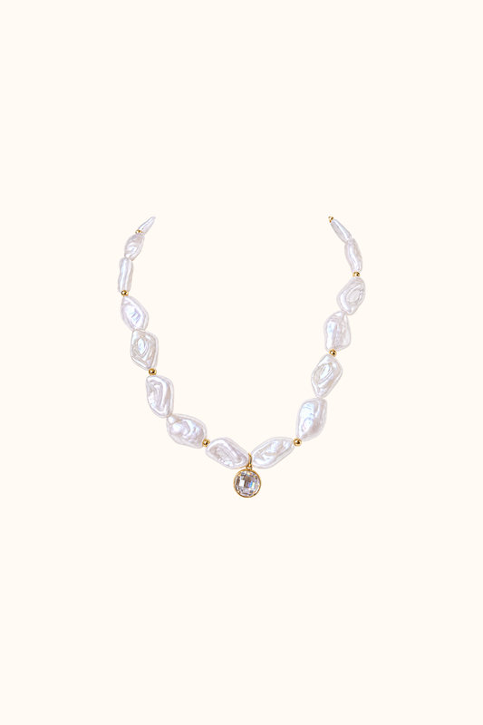 Luna pearl necklace